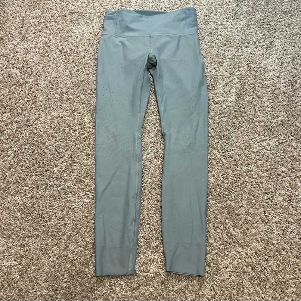 Lululemon Zoned In Tight 27” *Envelope Pocket
Blue Cast Size 10